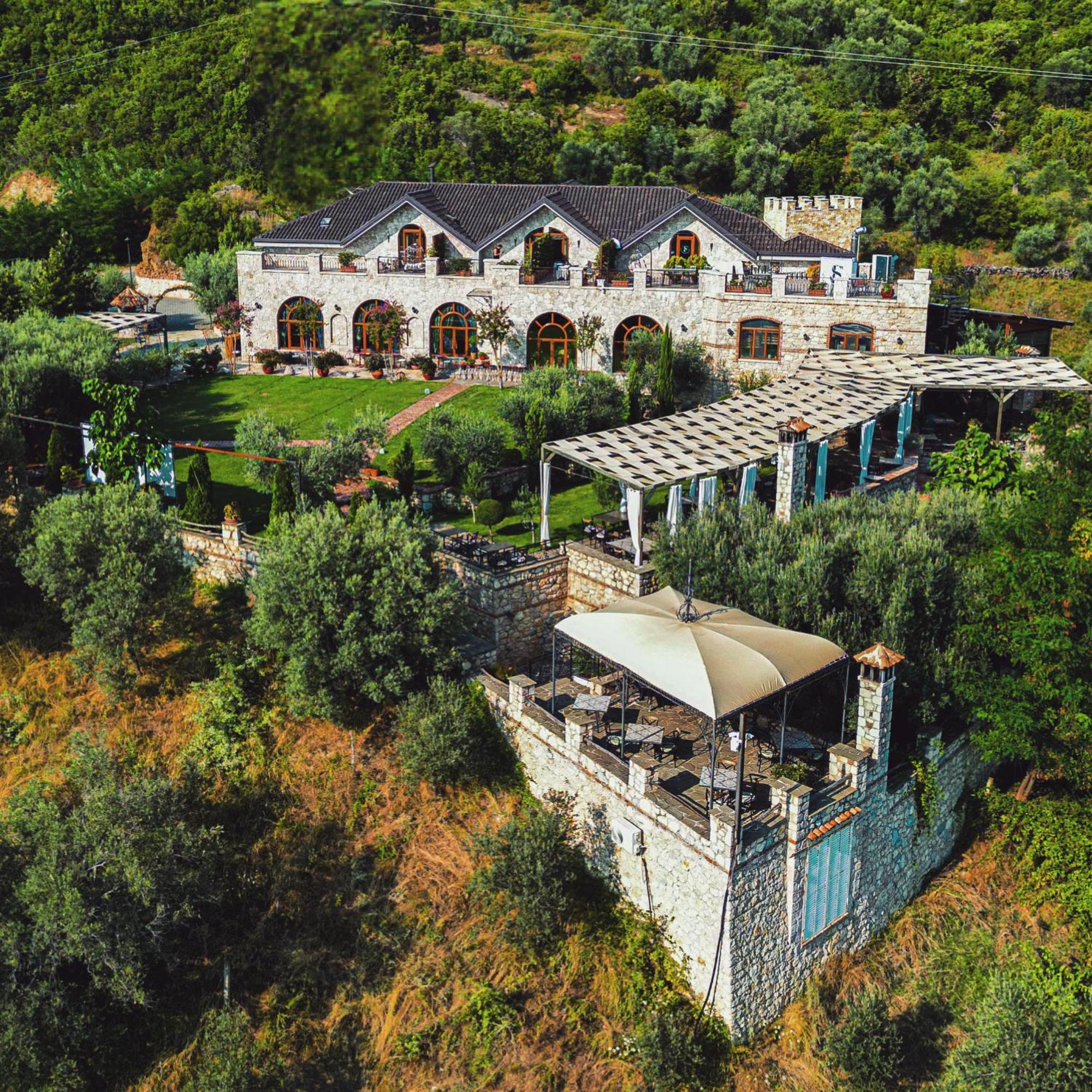 Chateau Fasel Tirana Exterior foto