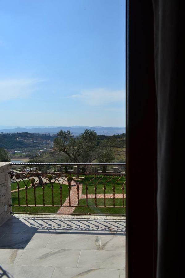 Chateau Fasel Tirana Exterior foto